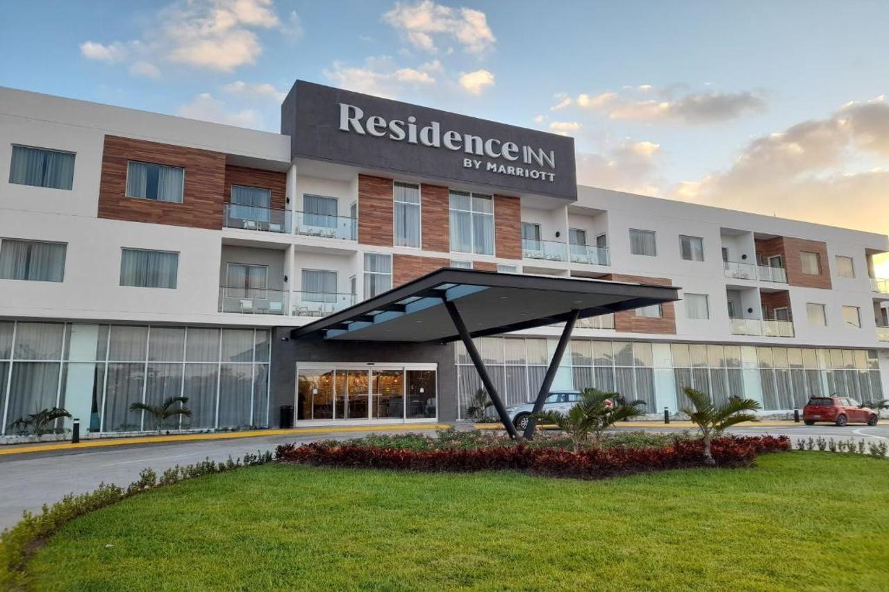 Residence Inn By Marriott Cancun Hotel Zone Exteriör bild