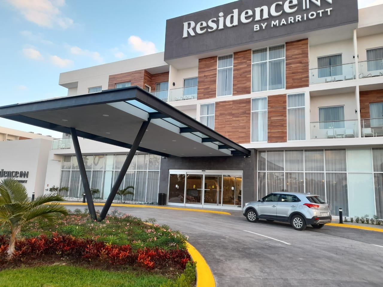 Residence Inn By Marriott Cancun Hotel Zone Exteriör bild