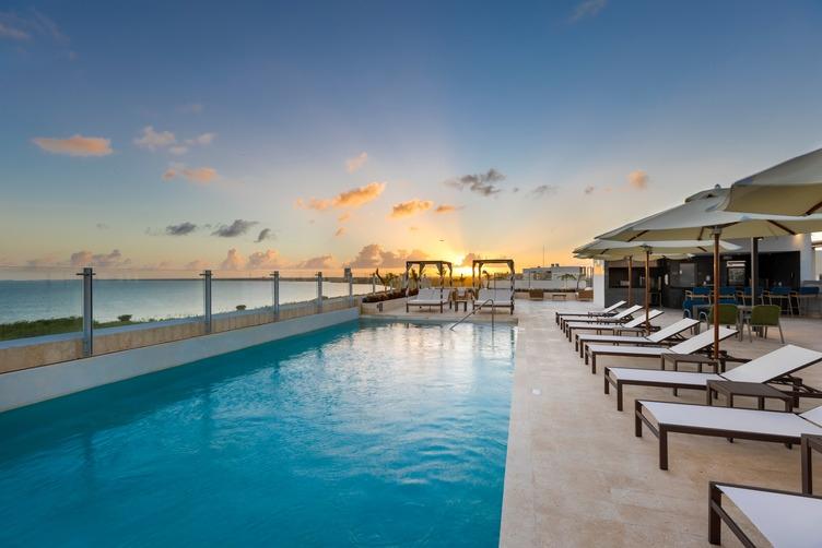 Residence Inn By Marriott Cancun Hotel Zone Exteriör bild