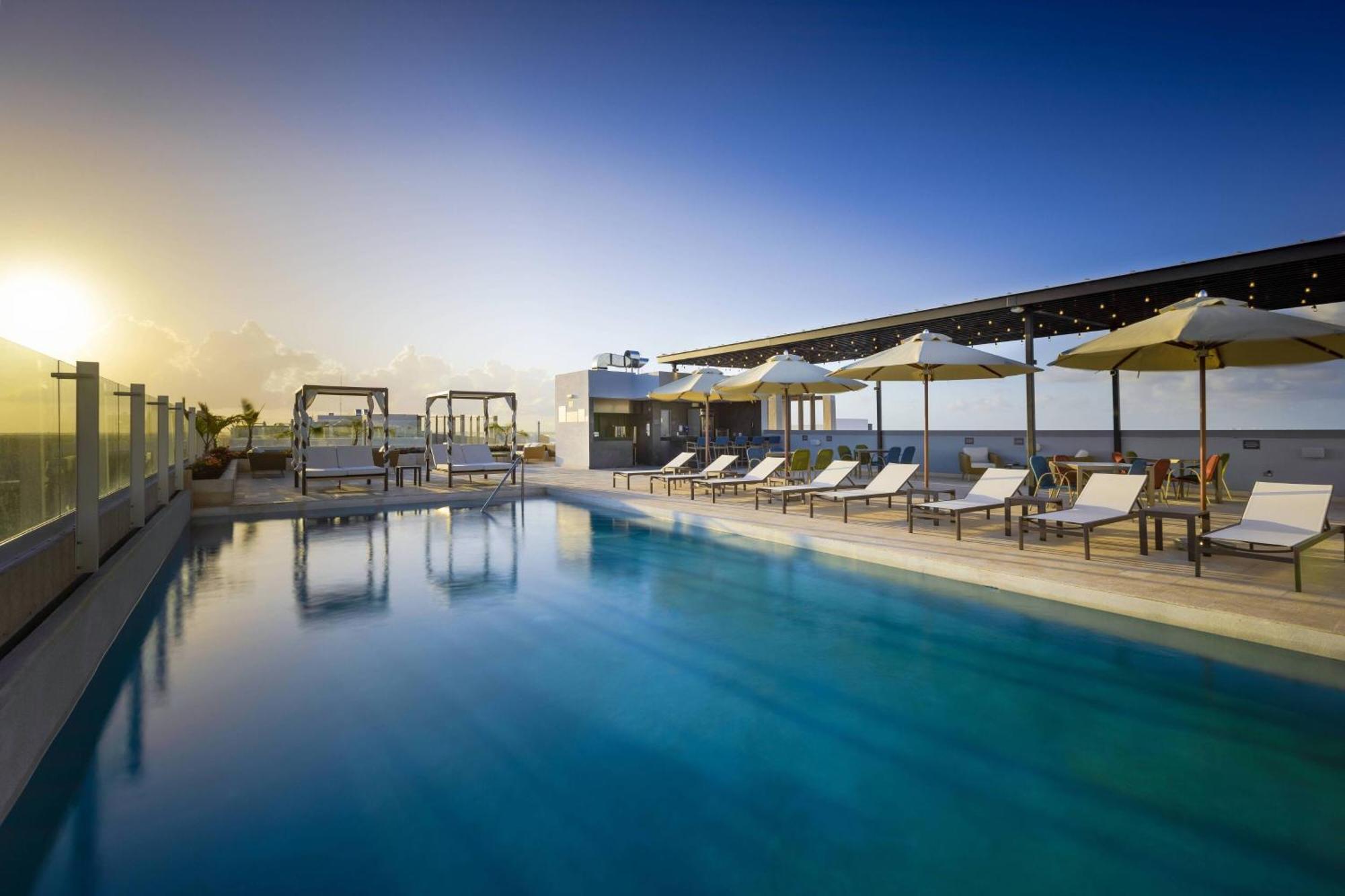 Residence Inn By Marriott Cancun Hotel Zone Exteriör bild