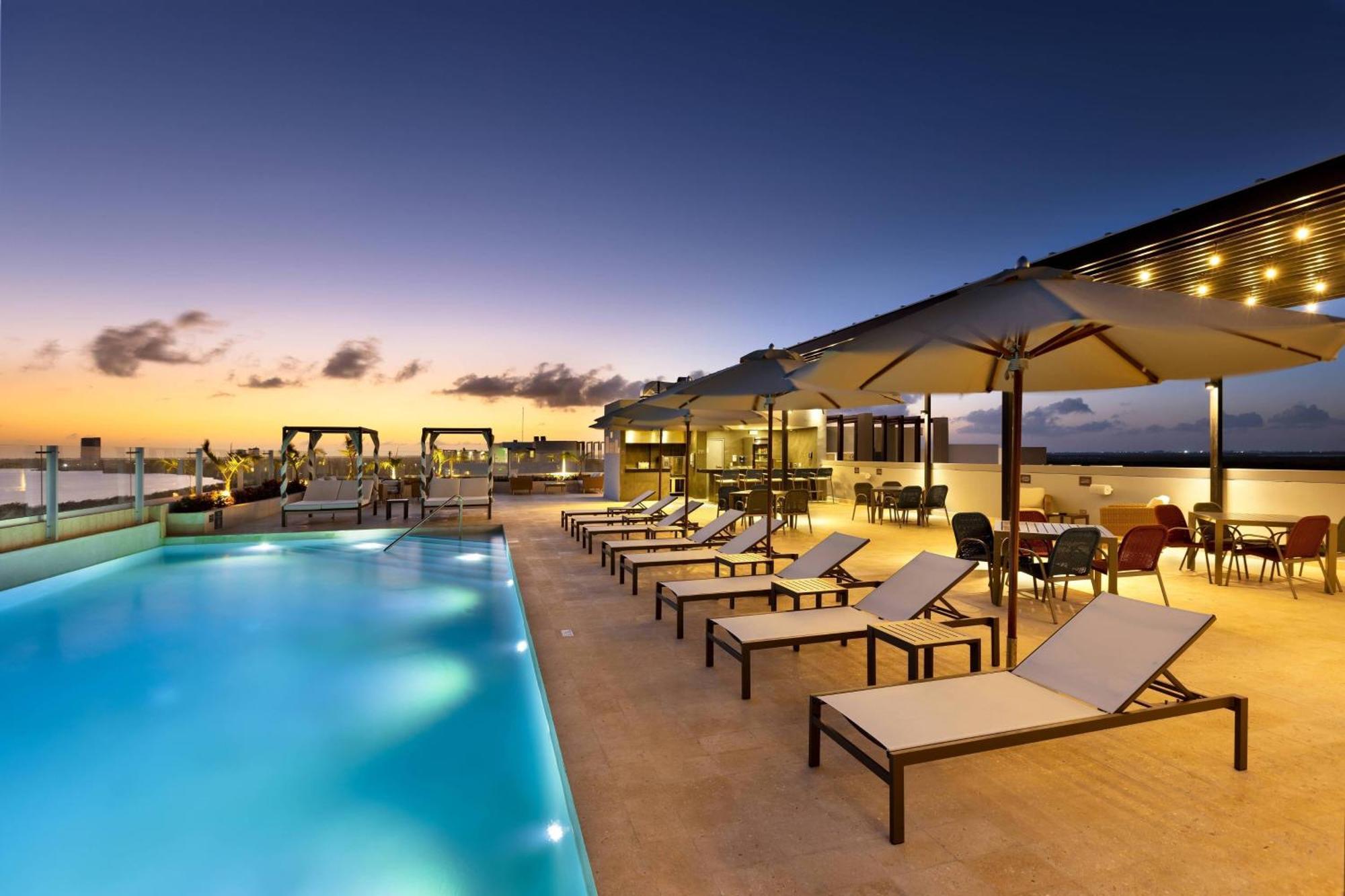 Residence Inn By Marriott Cancun Hotel Zone Exteriör bild