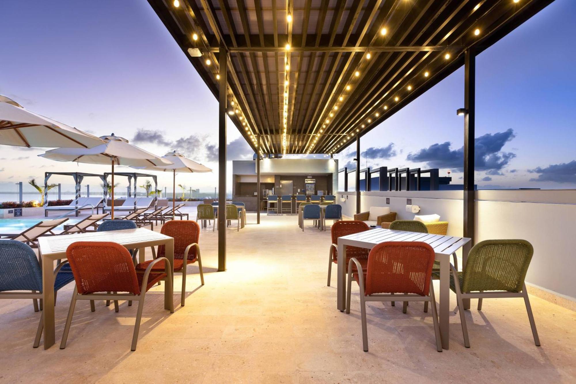 Residence Inn By Marriott Cancun Hotel Zone Exteriör bild
