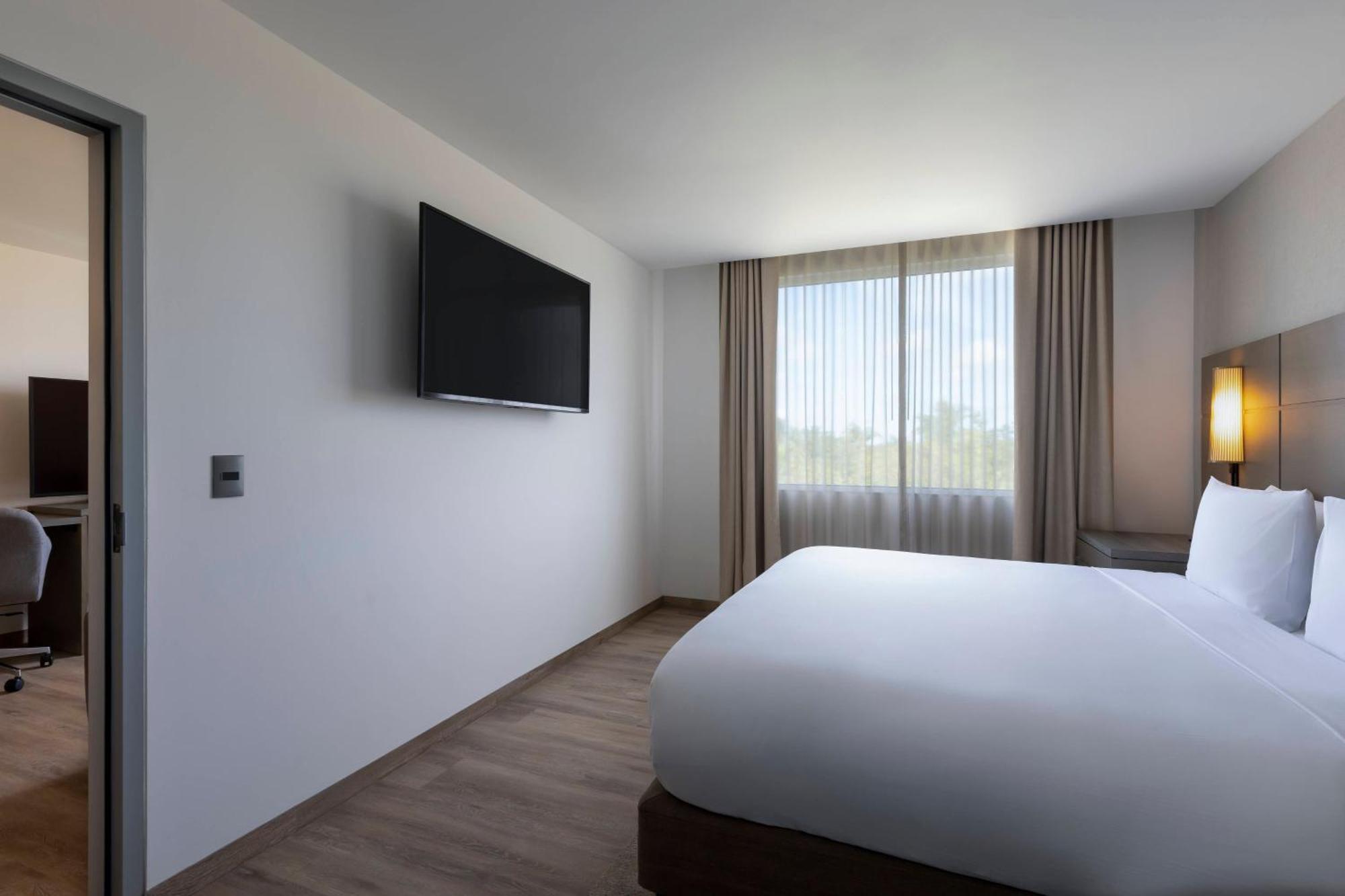 Residence Inn By Marriott Cancun Hotel Zone Exteriör bild
