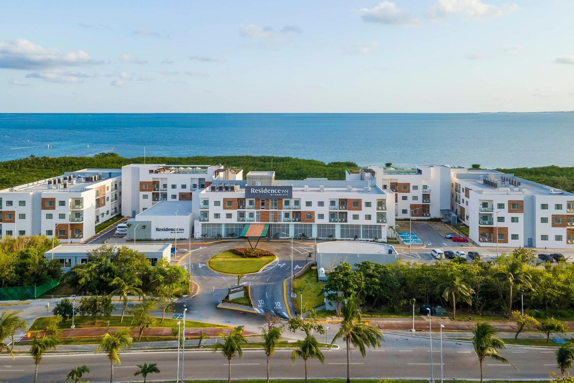 Residence Inn By Marriott Cancun Hotel Zone Exteriör bild